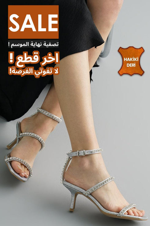 صندل نسائي مرصع بالكريستال- سيلفر